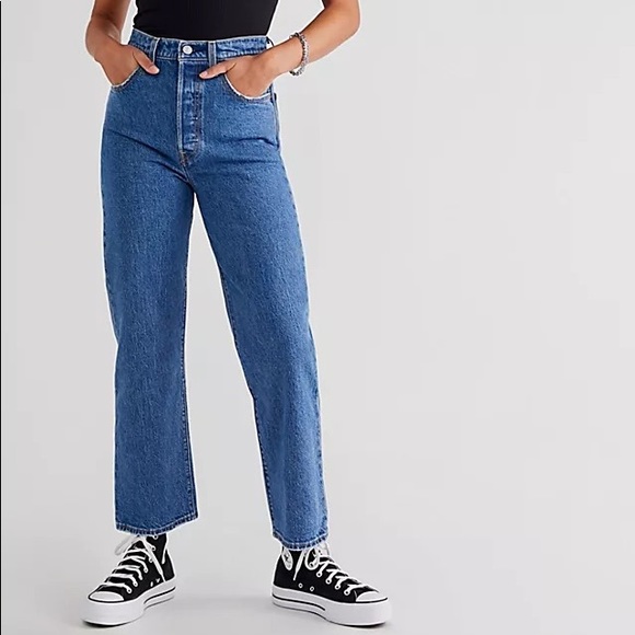 Bedazzled LEVI'S Ribcage Straight Ankle Jeans🌟 - Picture 2 of 8